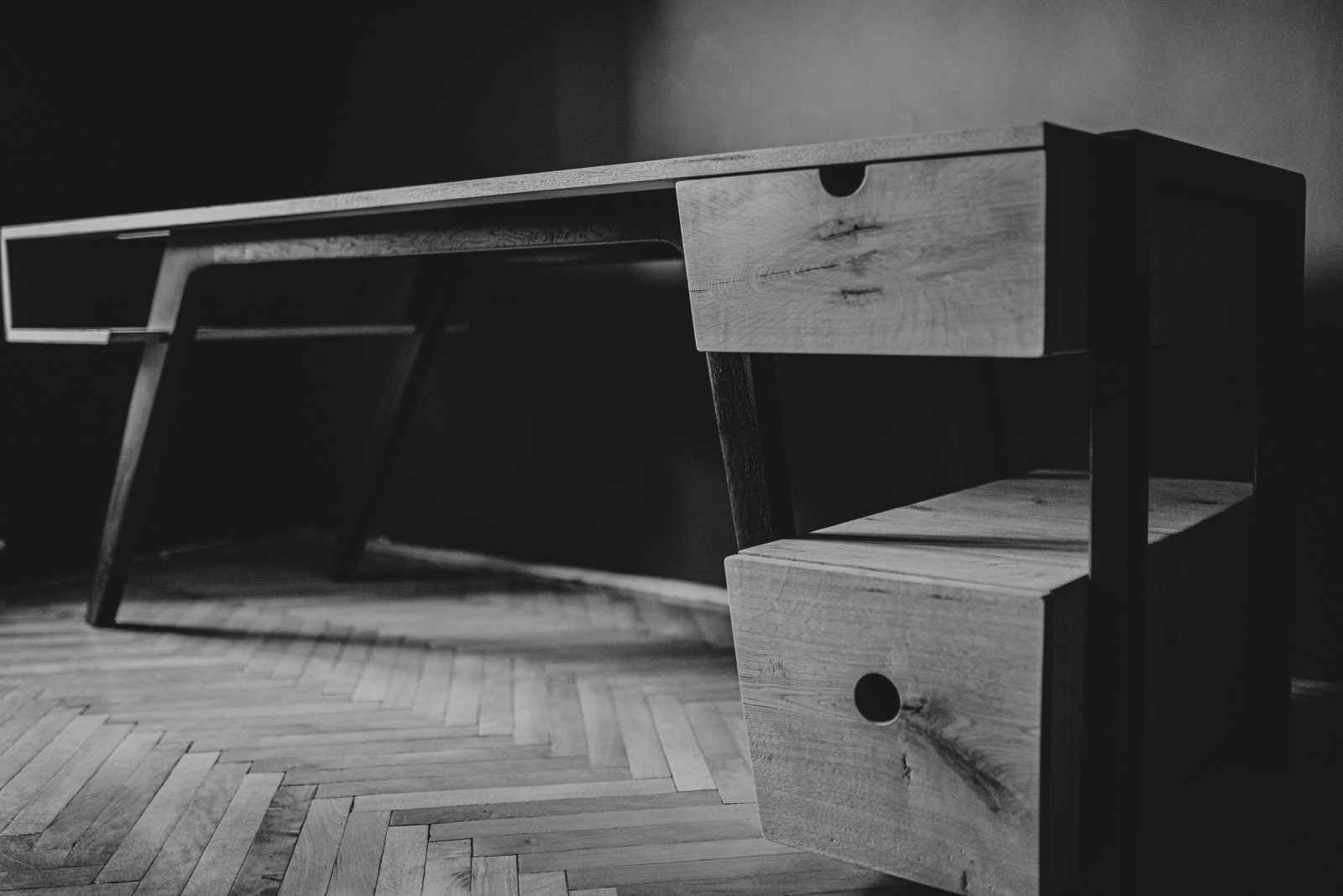 Birou mid-century modern din lemn de stejar masiv - vedere de ansmablu