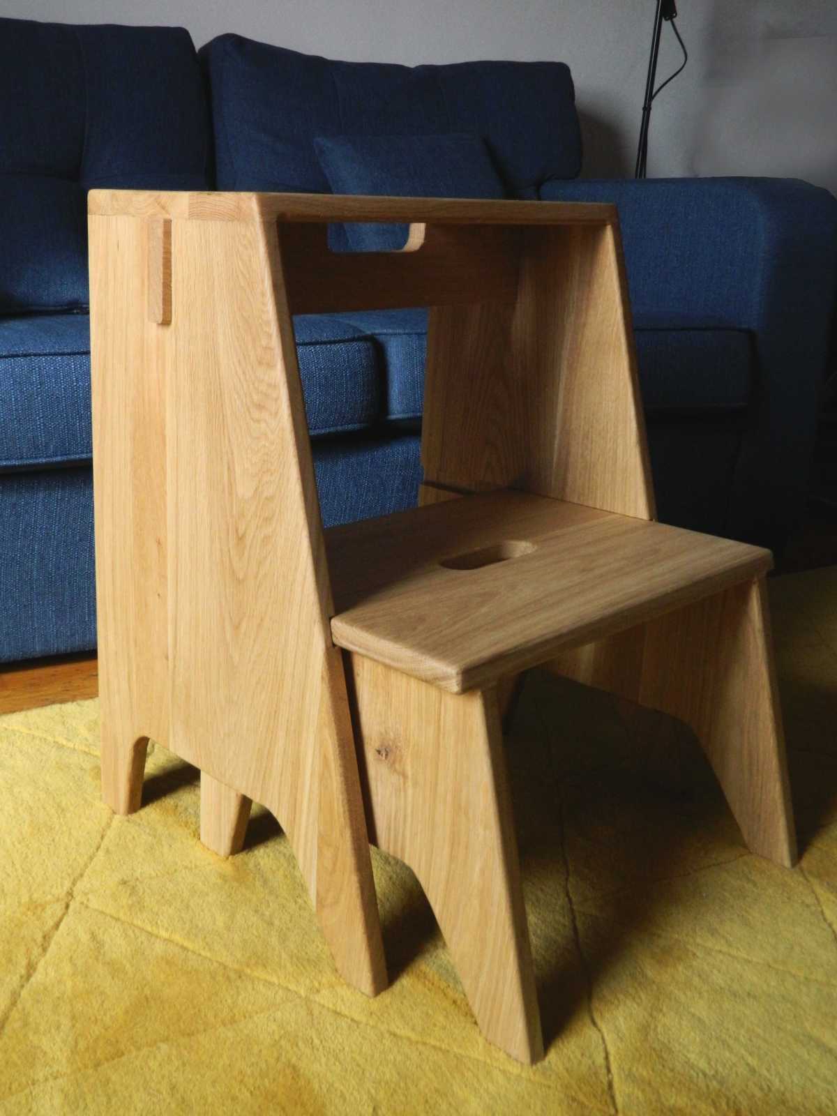 Taburet scăriță vedere cu treapta de pășire ieșită