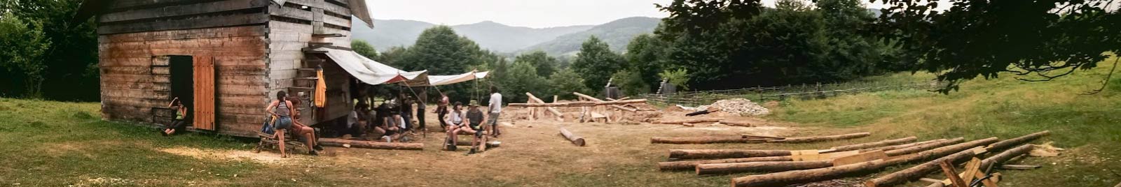 Școala de la Bunești, atelier de dulgherie tradițională cu participare publică